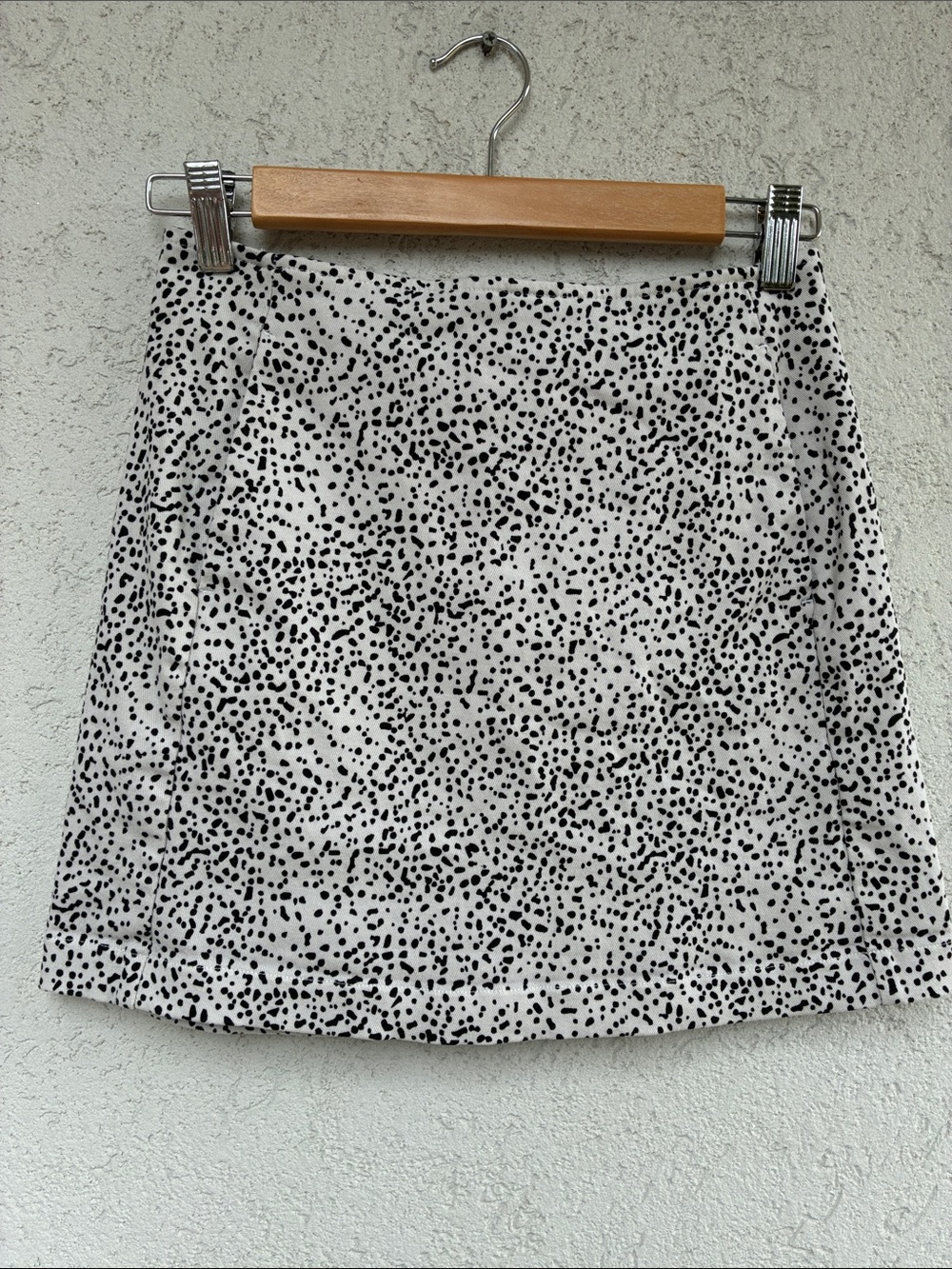 Urban Outfitters Classic Black & White Dotted Mini Skirt with pockets & back zip